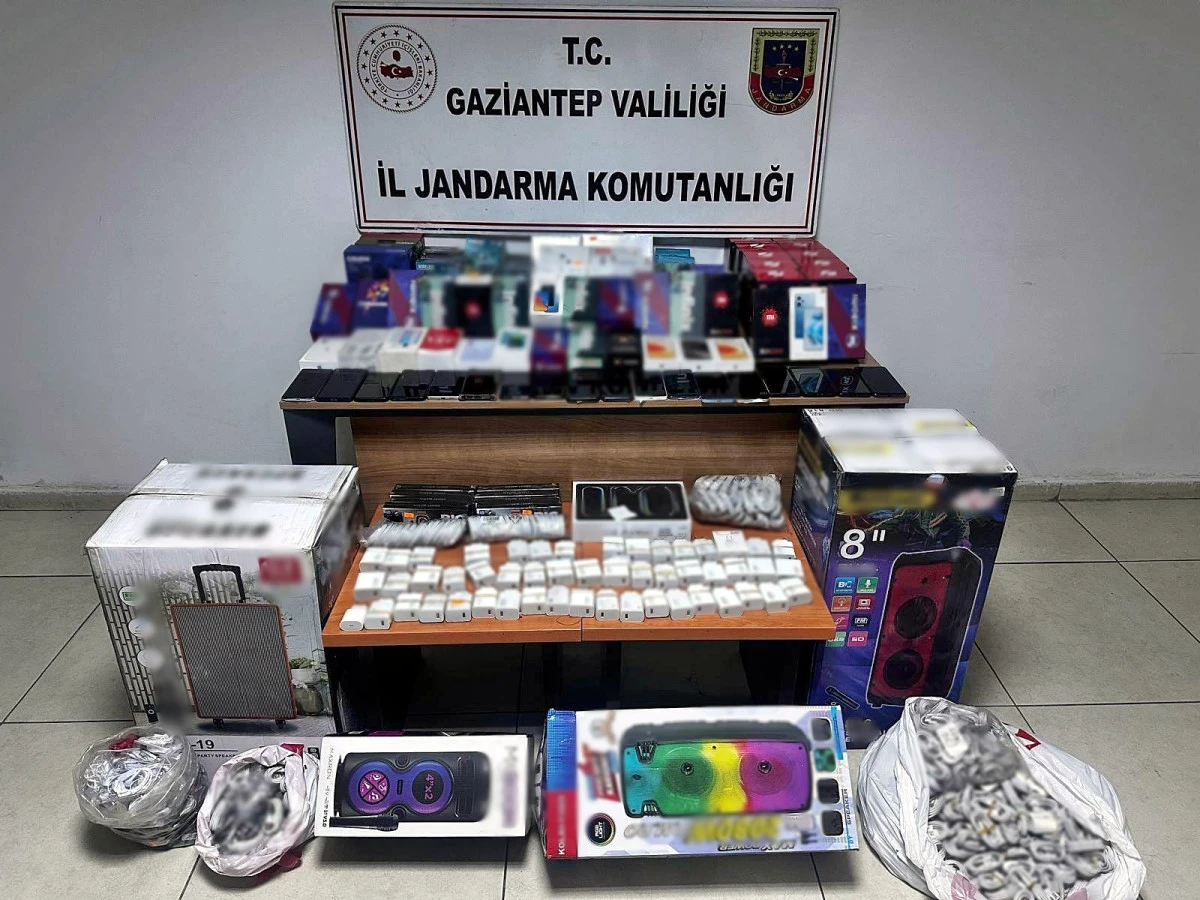 1 MİLYONLUK GÜMRÜK KAÇAĞI MALZEMEYE JANDARMA ENGELİ
