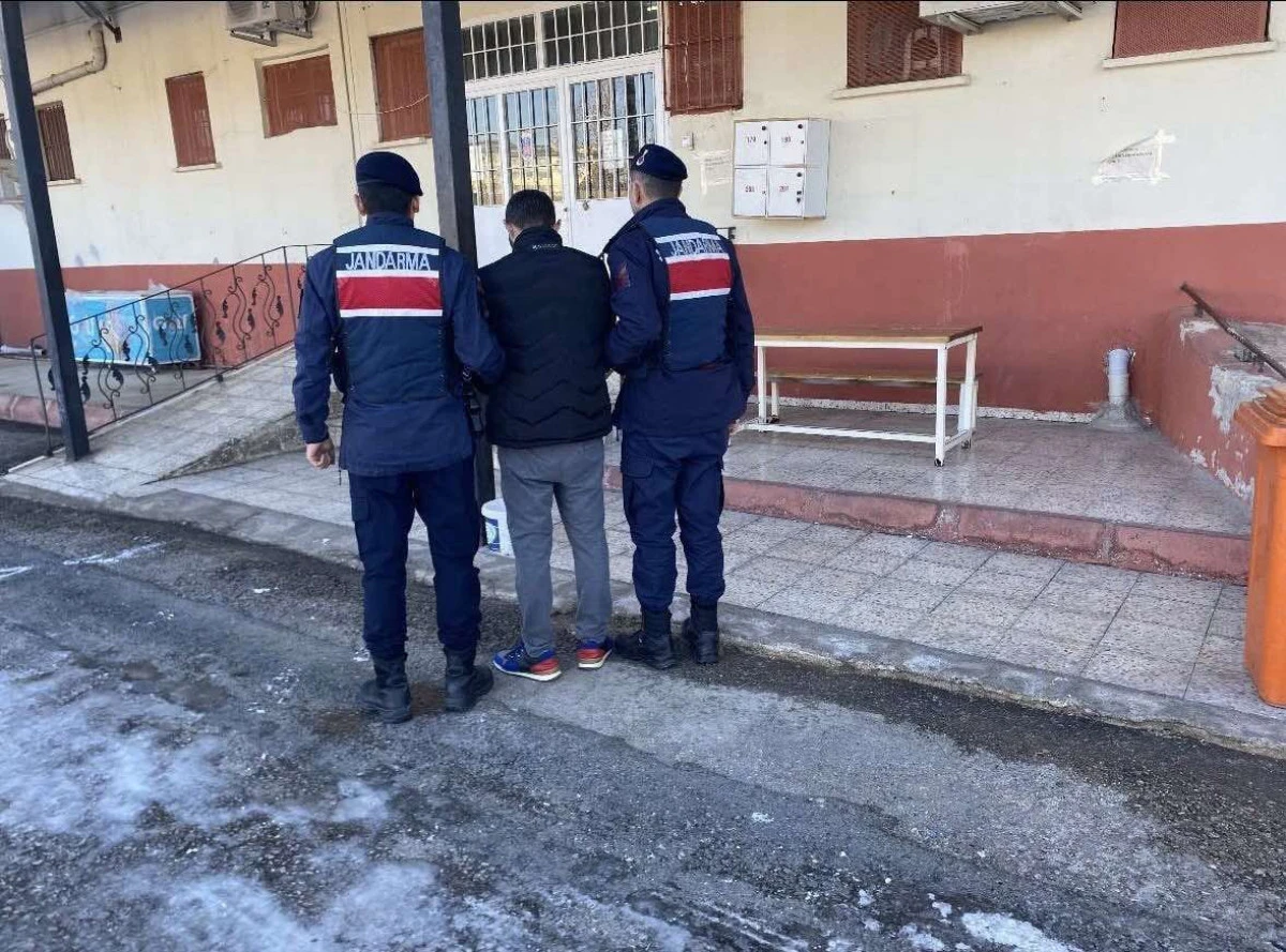 13 YIL KESİNLEŞMİŞ HAPİS CEZASIYLA ARANAN ŞAHIS JASAT&rsquo;TAN KA&Ccedil;AMADI