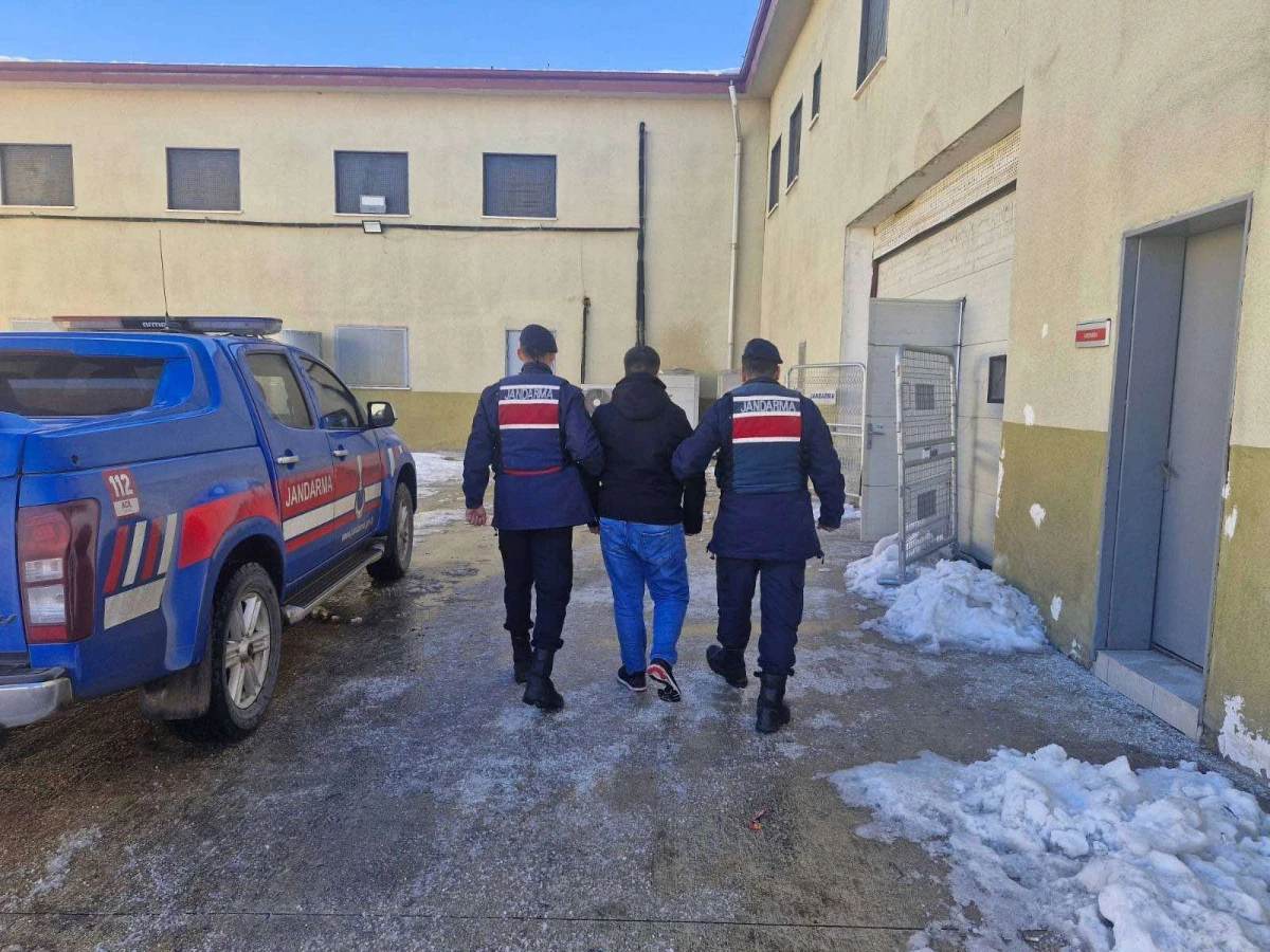 15 YIL 3 AY KESİNLEŞMİŞ HAPİS CEZASIYLA ARANAN ŞAHIS JASAT&rsquo;TAN KA&Ccedil;AMADI