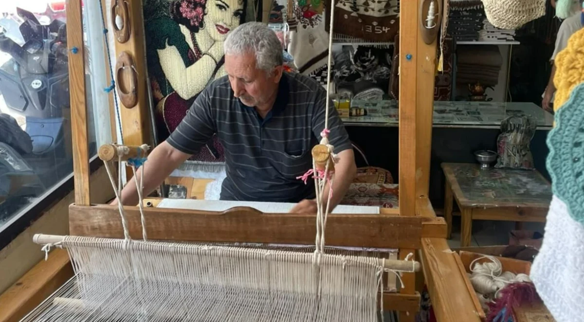 58 yıllık ustadan &ccedil;ağrı: Siirt Battaniyesine sahip &ccedil;ıkın