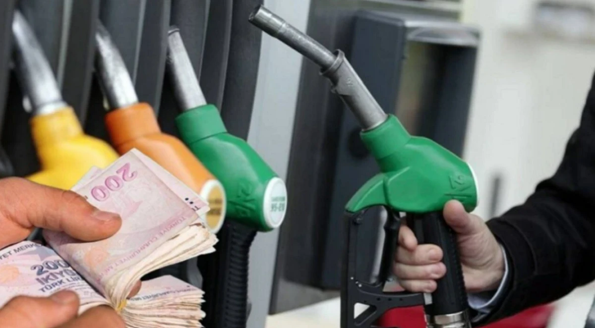 Akaryakıtta tabela değişti! Benzine 68 Kuruş indirim geldi