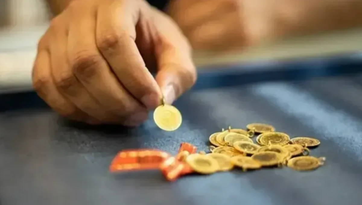 Altın rekora doymuyor: Gram ve &ccedil;eyrekte baş d&ouml;nd&uuml;ren y&uuml;kseliş