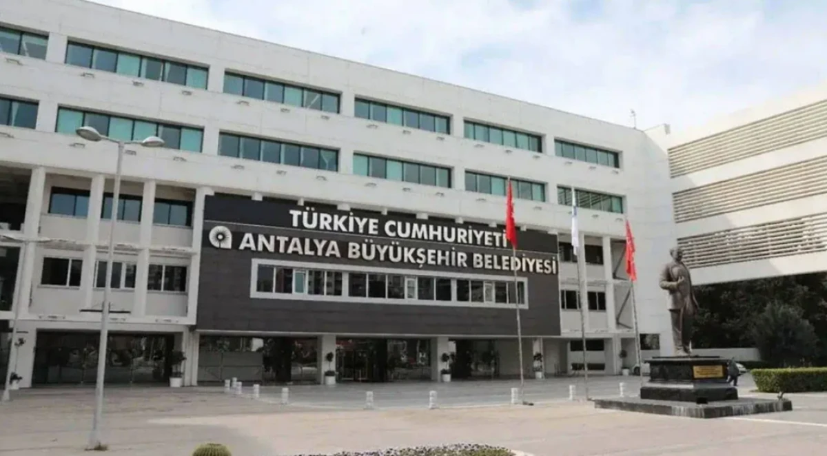 Antalya'da b&uuml;y&uuml;k operasyon! Genel Sekreter'in yakınları g&ouml;zaltında