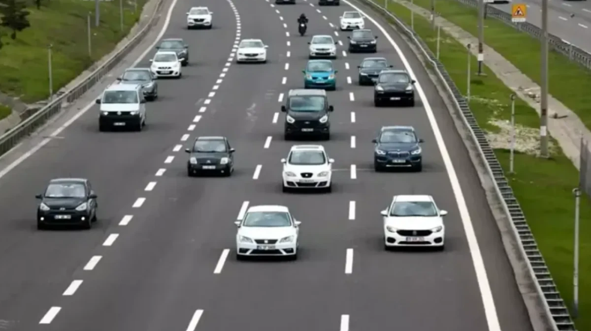 Bu listeye bakmadan araba almayın: İşte en az yakıt tüketen arabalar