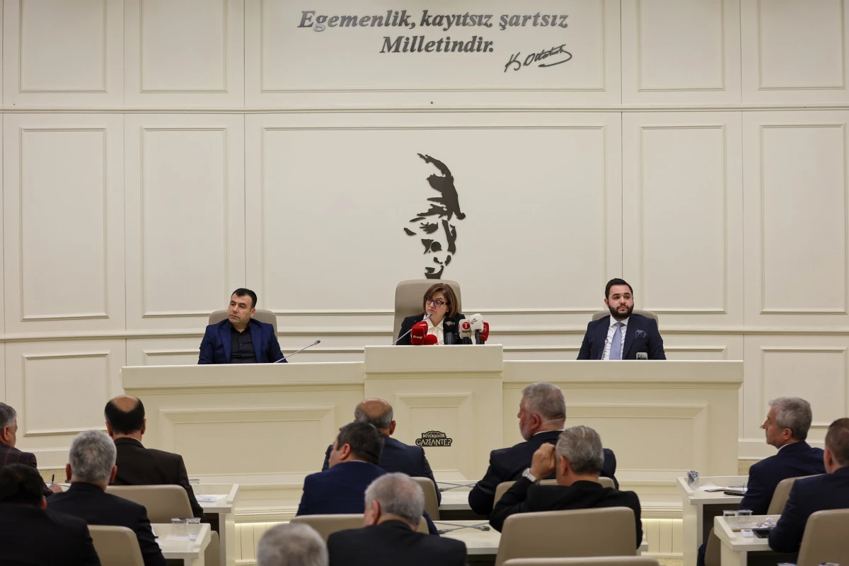 B&Uuml;Y&Uuml;KŞEHİR MECLİSİ'NDE BAKAN TEKİN'E PAYE, &Ccedil;İFT&Ccedil;İYE DESTEK!