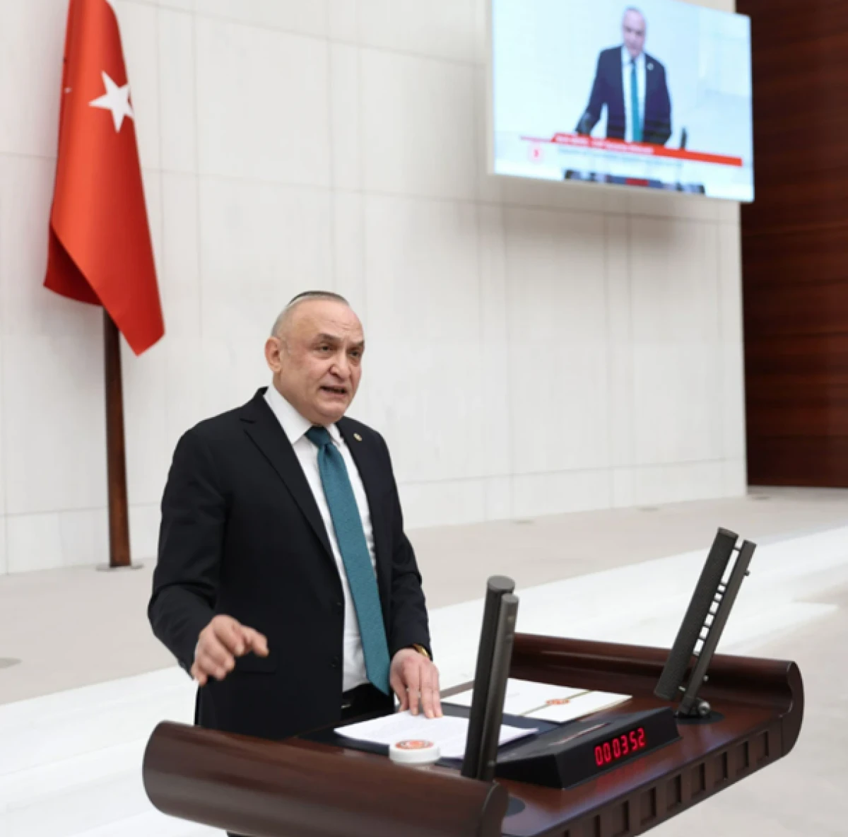 CHP&rsquo;li Meri&ccedil;&rsquo;ten &ldquo;Hayvan Hakları&rdquo; Tepkisi