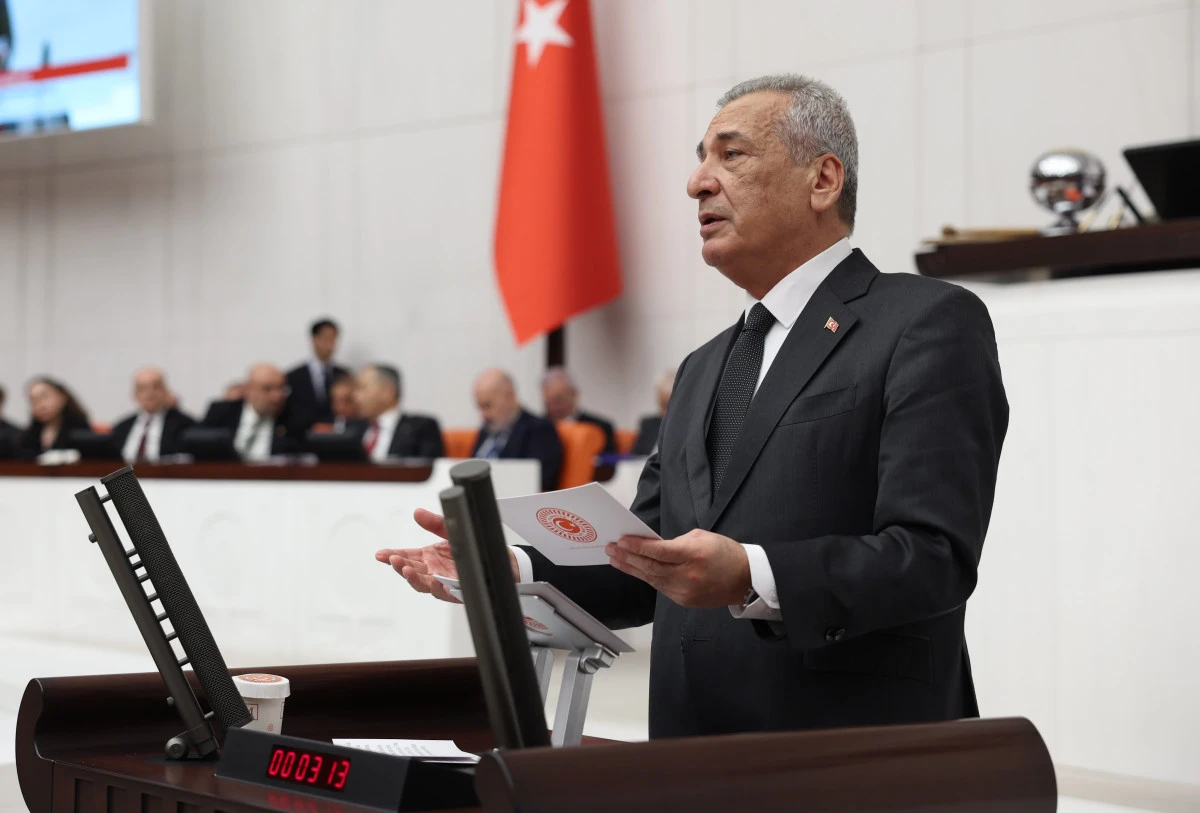 CHP&rsquo;li &Ouml;zt&uuml;rkmen: Bu Meclis &lsquo;yeni anayasa&rsquo;  yapamaz!