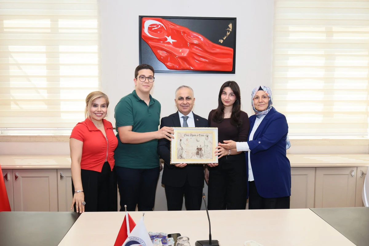 &Ccedil;OCUK HAKLARI KOMİTESİ Y&Ouml;NETİMİNDEN REKT&Ouml;R DOĞAN&rsquo;A ZİYARET