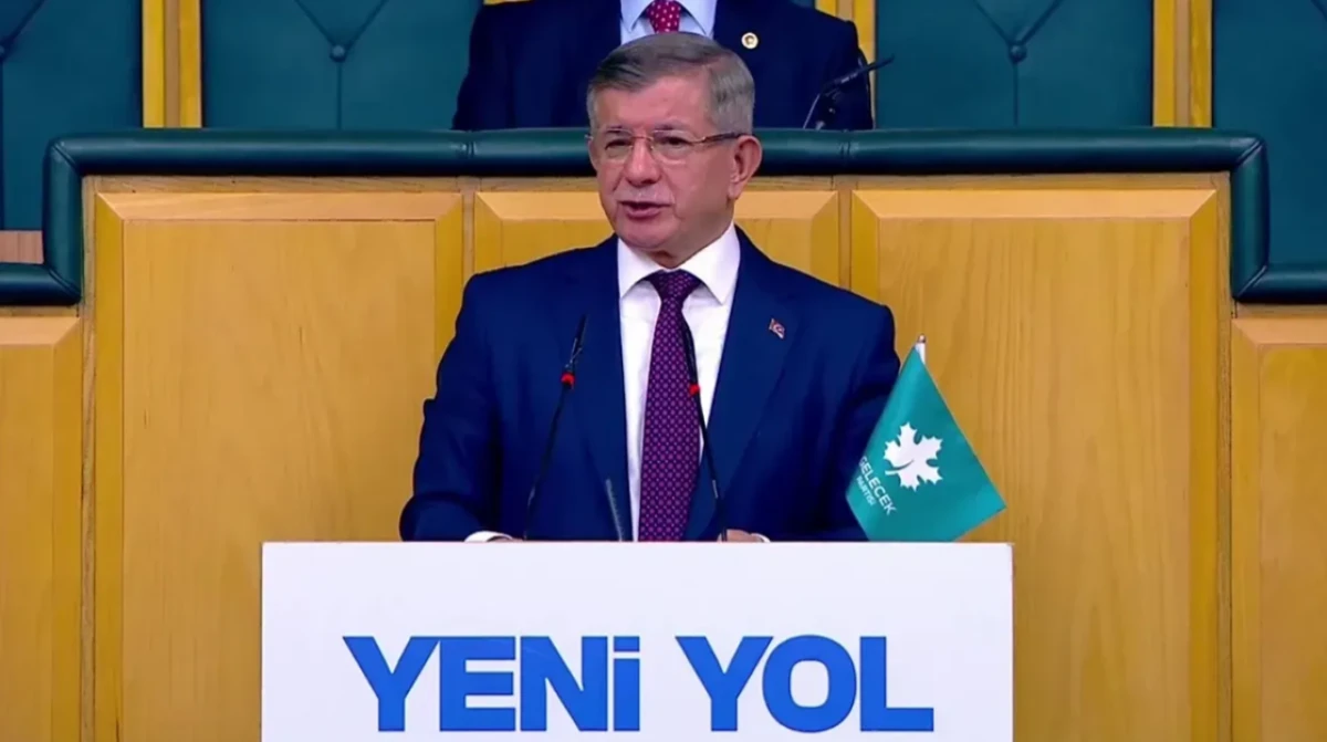 Davutoğlu’ndan İİT ve Arap Ligi bildirisine tepki: “Siz kınayın, biz yok etmeye devam edelim!”