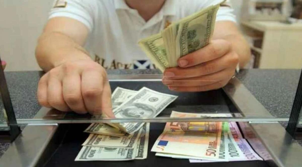 D&ouml;vizde &ccedil;arpıcı tablo! 16 Mart'ta Dolar ve Euro ne kadar oldu?