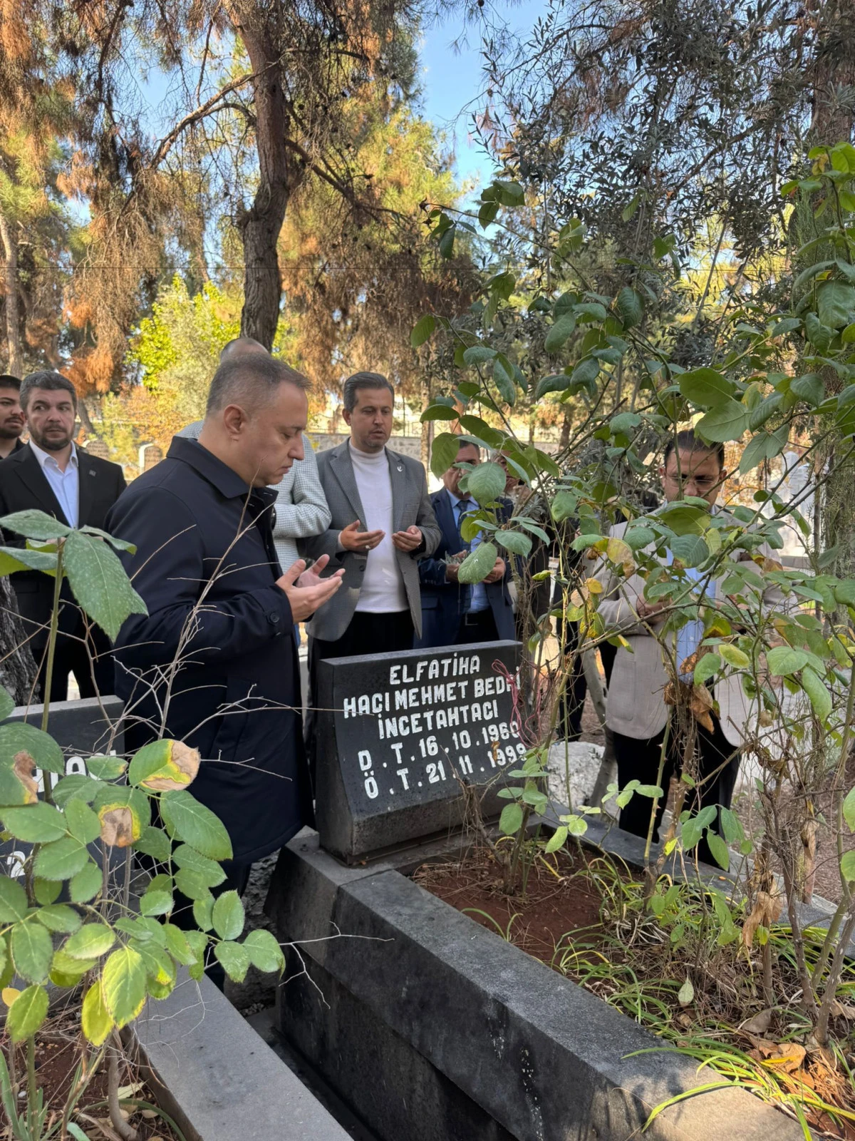 Efsane Hoca İncetahtacı, Kabri Başında Hüzün ve Rahmetle Yâd Edildi