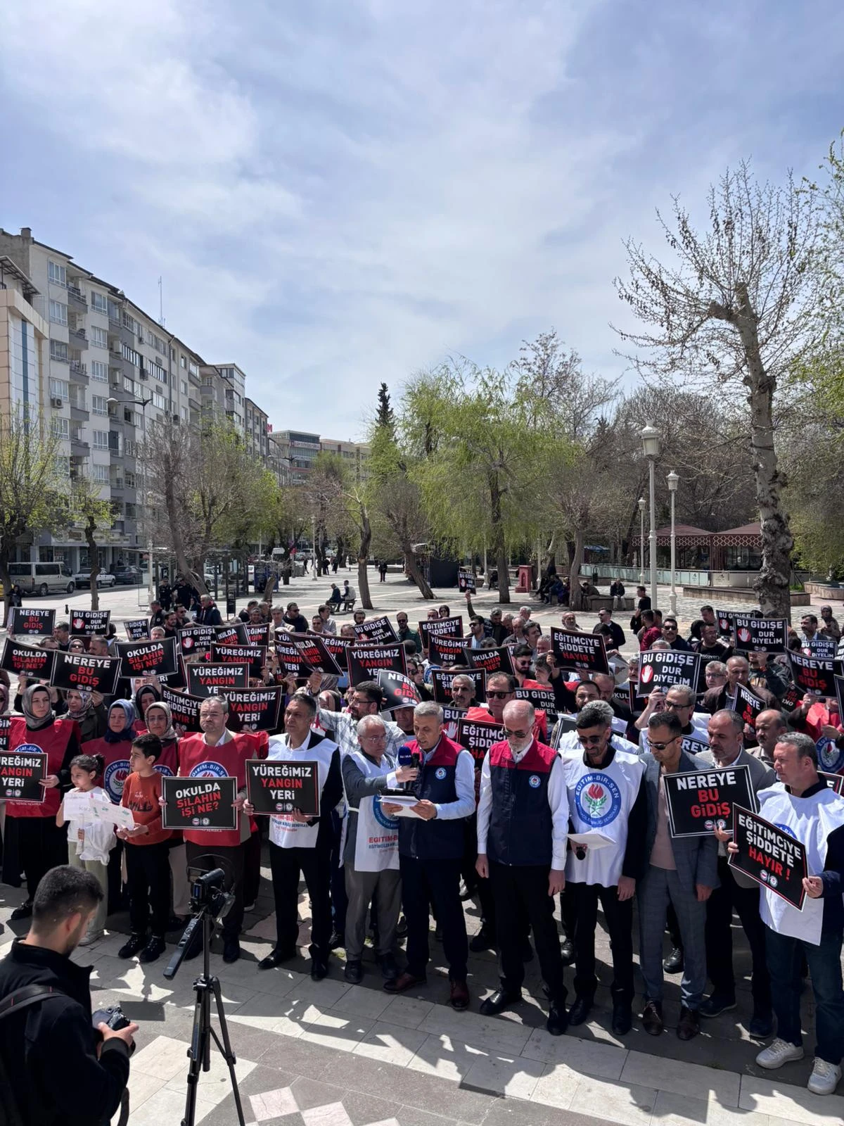 EĞİTİME ŞİDDETE GAZİANTEP&rsquo;TEN TEPKİ