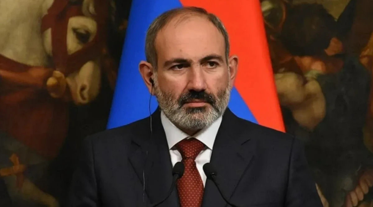 Ezber bozan Karabağ &ccedil;ıkışı! Paşinyan: Orası bizim değildi! ''Okul mu yaptık, fabrika mı a&ccedil;tık?''