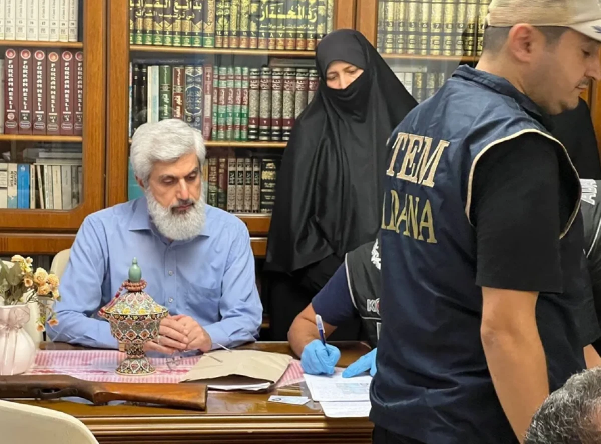 Furkan Vakfı'na şafak operasyonu: Alparslan Kuytul ve eşi g&ouml;zaltında