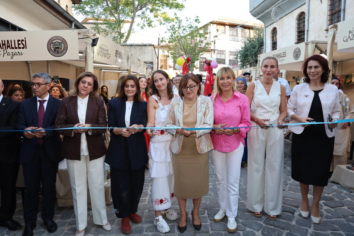 GAZİANTEP B&Uuml;Y&Uuml;KŞEHİR GE&Ccedil;MİŞİ GELECEĞE TAŞIYOR