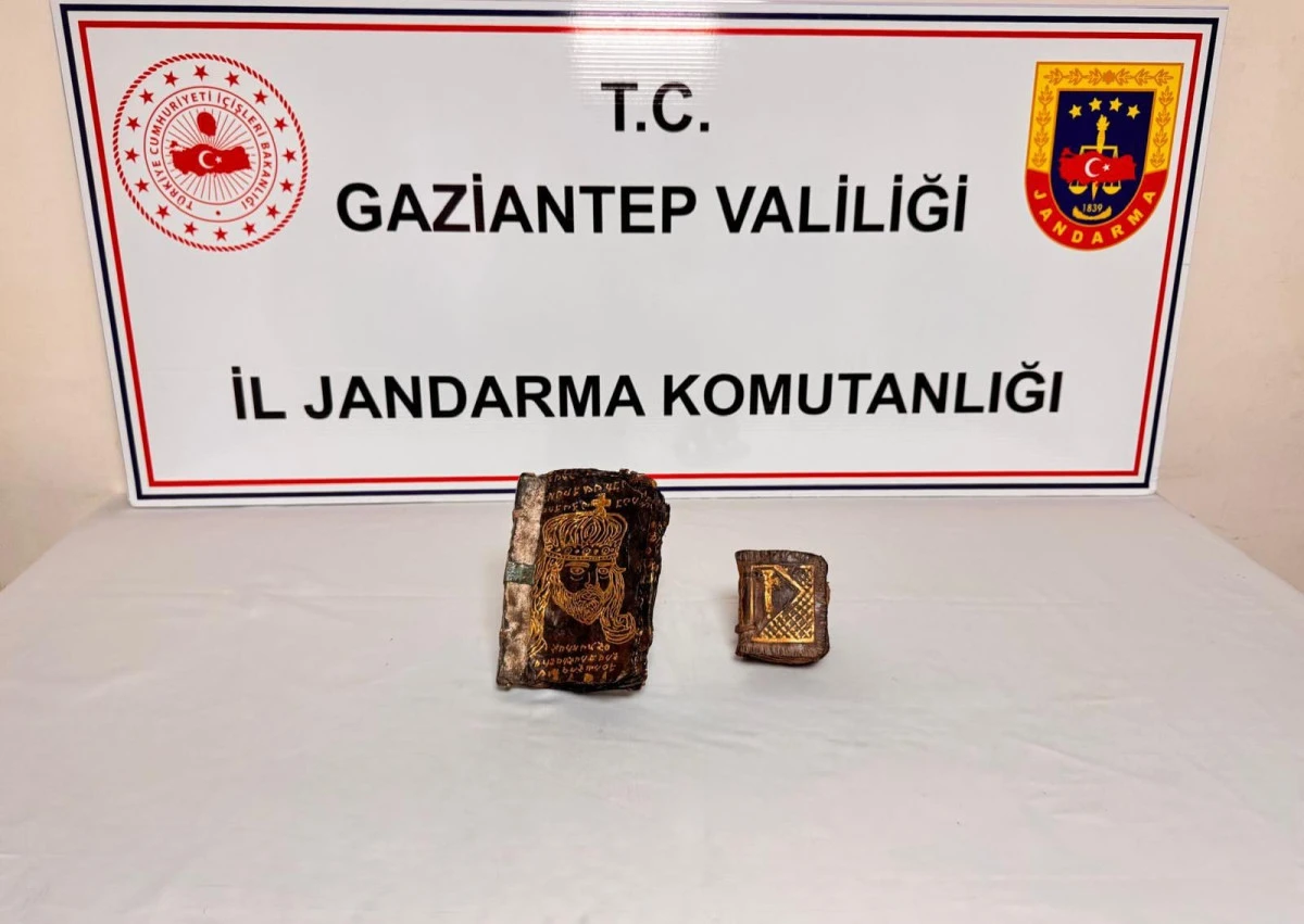GAZİANTEP JANDARMADAN TARİHİ ESER KA&Ccedil;AK&Ccedil;ILARINA DARBE