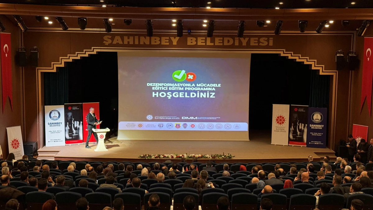 Gaziantep&rsquo;te &ldquo;Dezenformasyonla M&uuml;cadele Eğitici Eğitimi Programı&rdquo; D&uuml;zenlendi