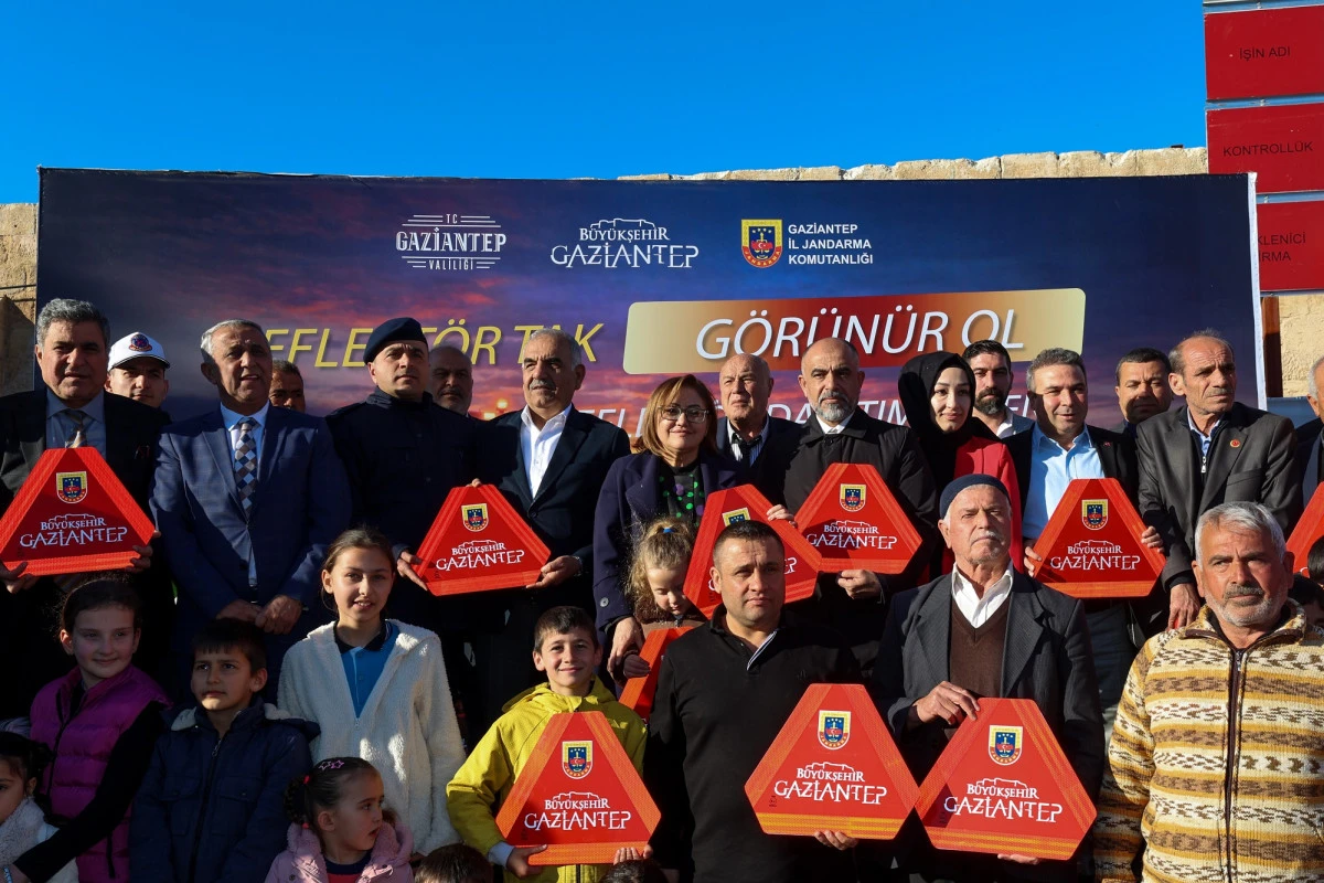 Gaziantep&rsquo;te Trakt&ouml;rlere Reflekt&ouml;r Projesi Başladı