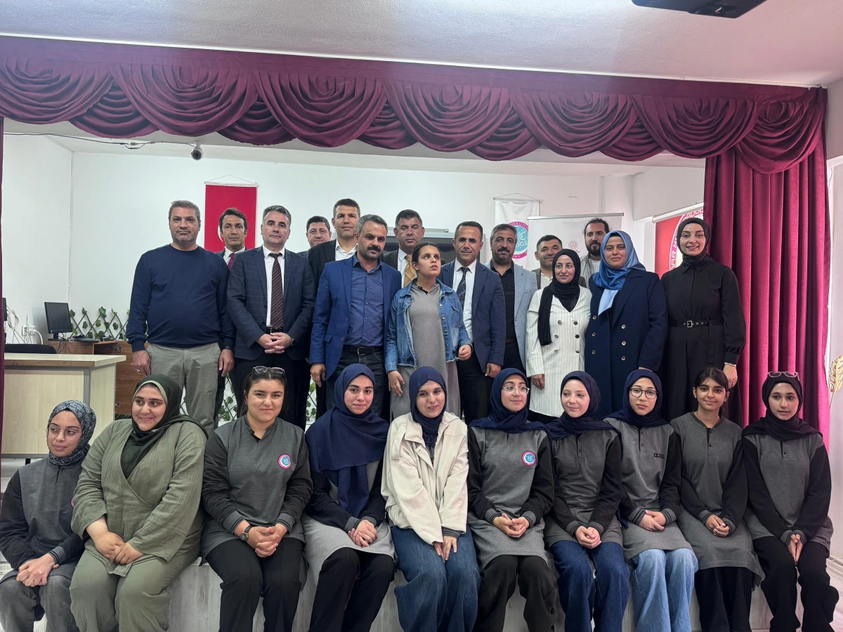 GEN&Ccedil;LERDEN ENGELLERİ AŞAN BELGESEL: &ldquo;ELİF&rsquo;İN RENGİ&rdquo;NE YOĞUN İLGİ