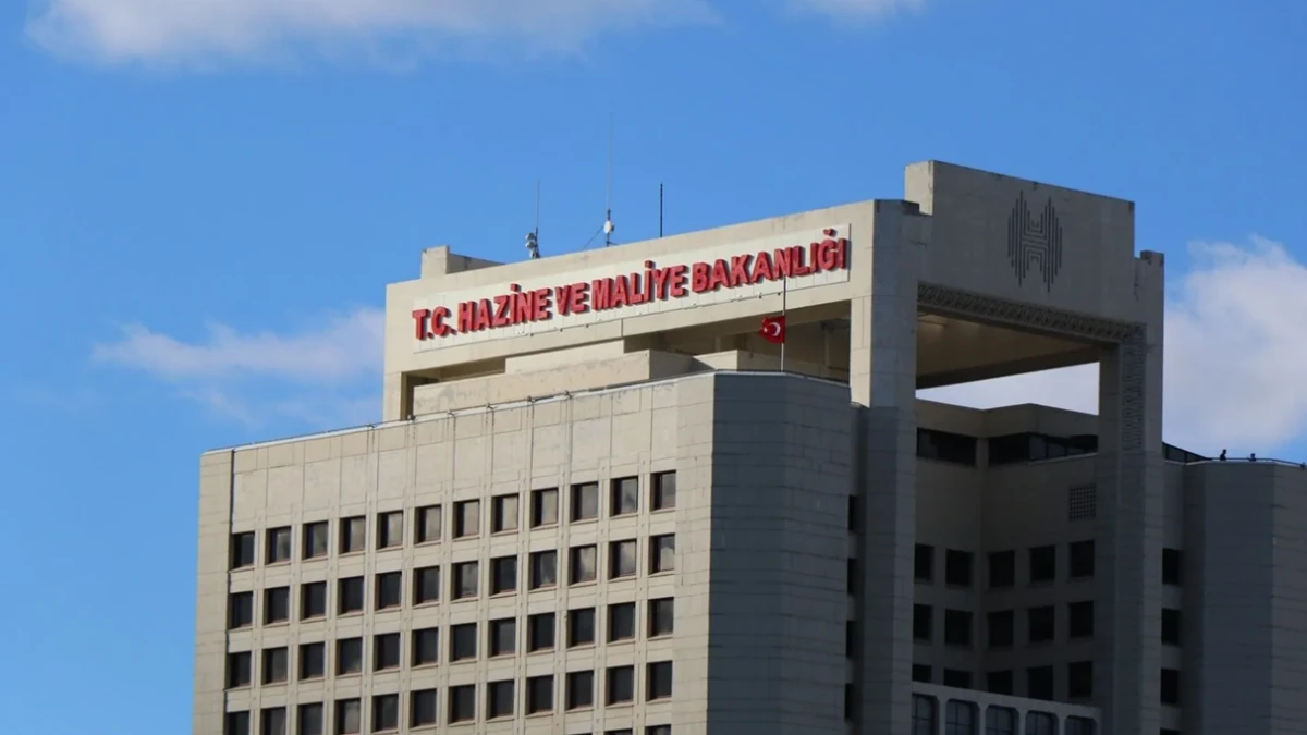 Hazine b&uuml;t&ccedil;esi 2025'te 1,8 trilyon TL a&ccedil;ık verdi!