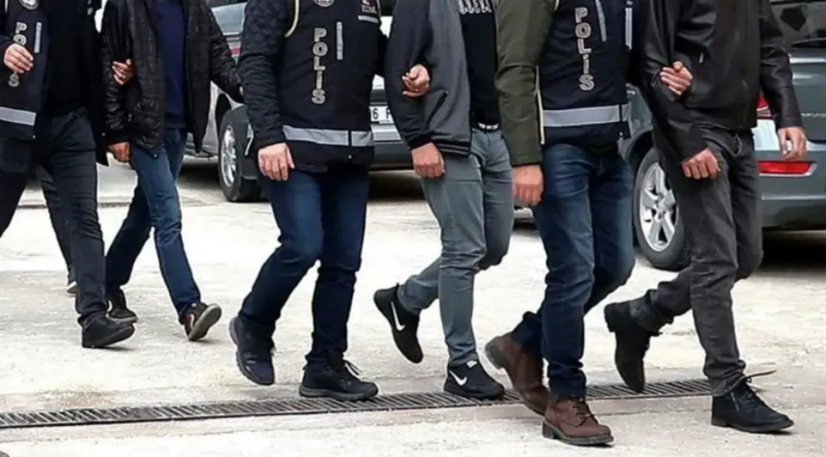 İzmir'de Seferihisar Belediyesi'ne r&uuml;şvet operasyonu: 6 kişi g&ouml;zaltına alındı