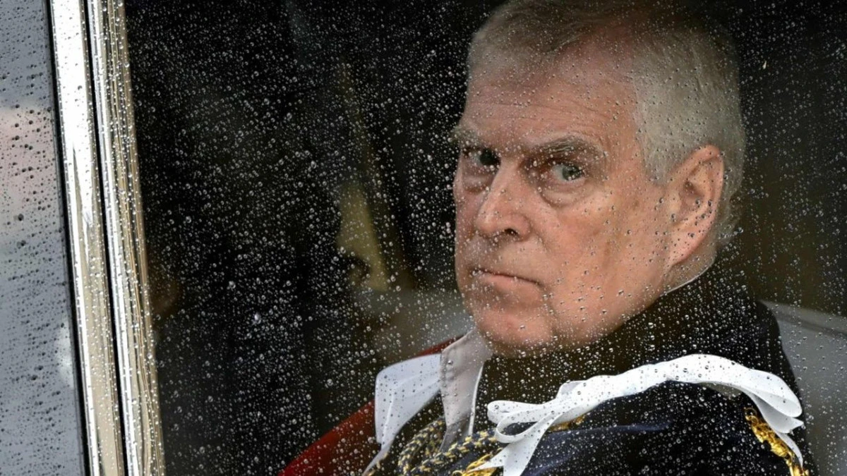 Kim olduklarının önemi yok hepsi birer sapkın! Bütün ünvanlarını bırakmak zorunda kaldı... Trump’tan sonra bir başka ismin de Epstein sapkınlığı gündemde