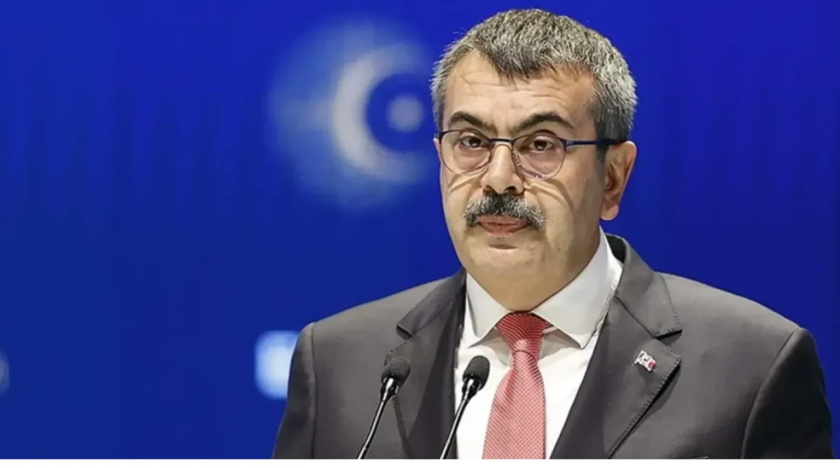 MEB'den son dakika ara tatil kararı! Bakan Tekin "Ara tatil kalkacak mı?" resmen a&ccedil;ıkladı