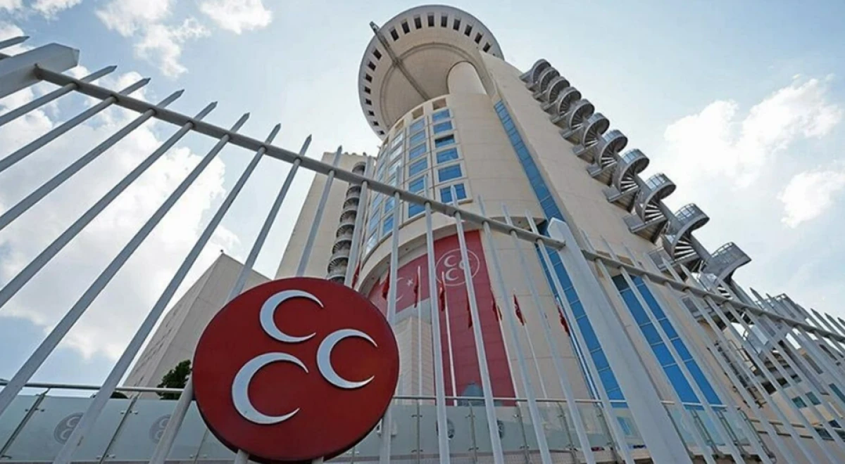 MHP'de İstanbul depremi! 39 İl&ccedil;e teşkilatı feshedildi