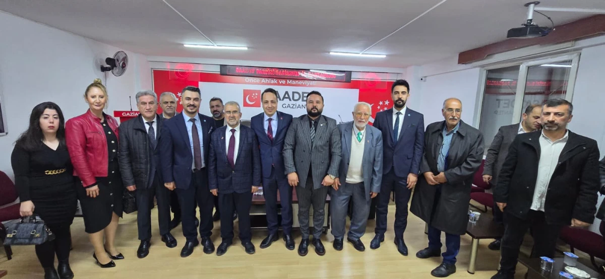 Saadet Partisi İl Binasında Bayramlaşma Yoğunluğu