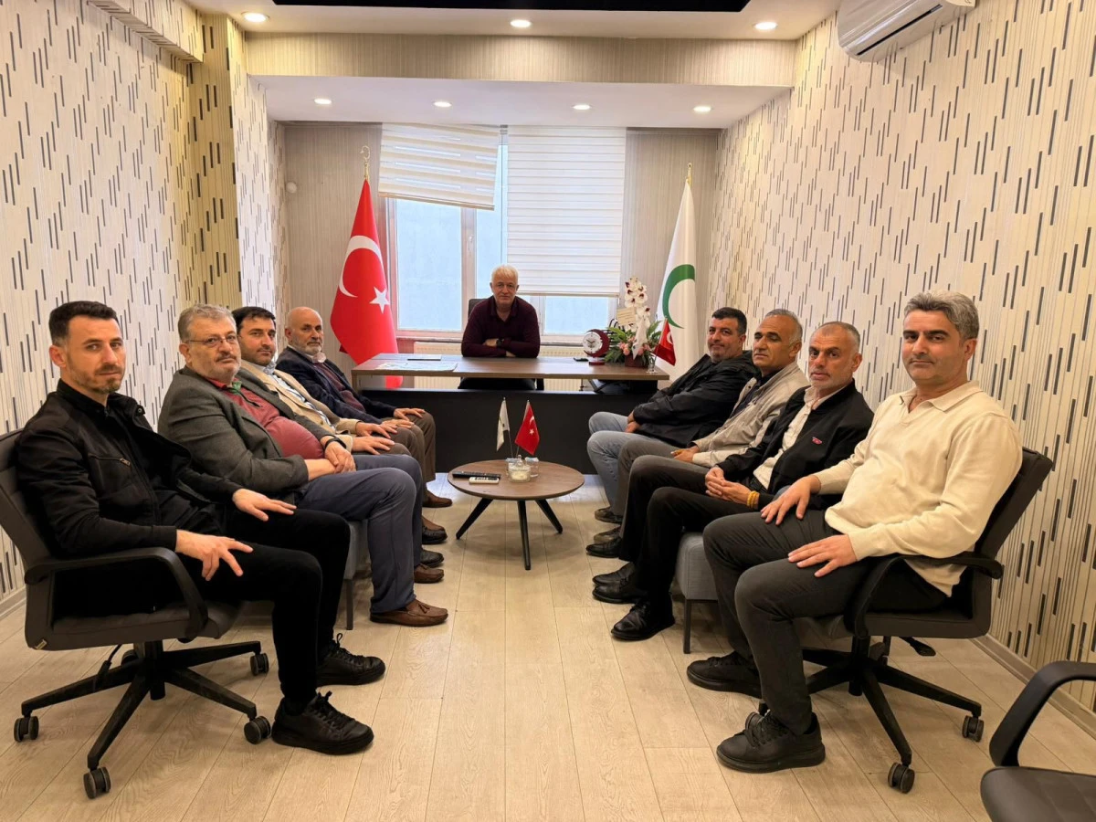 Saadet Partisi&rsquo;nden Yeşilay&rsquo;a Anlamlı Ziyaret: &ldquo;Gen&ccedil;liği Korumak Geleceği Korumaktır&rdquo;