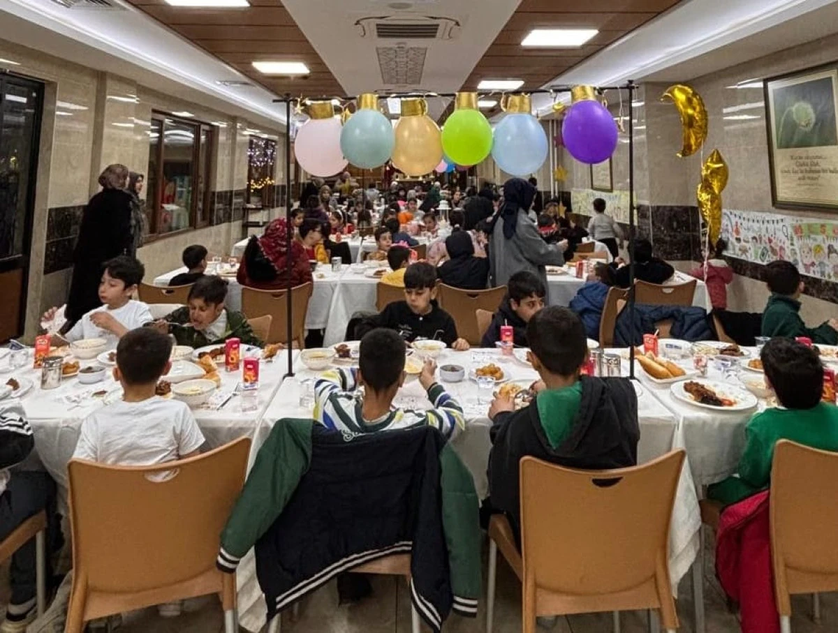 Şahinbey&rsquo;de Yetimlere İftar: G&ouml;n&uuml;ller Aynı Sofrada Buluştu