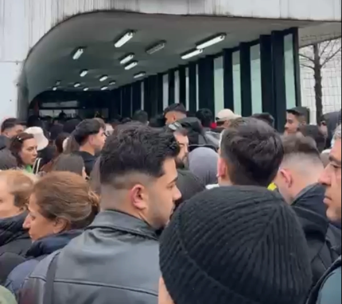 Sarp Sınır Kapısı&rsquo;nda Yılbaşı &Ccedil;ilesi!