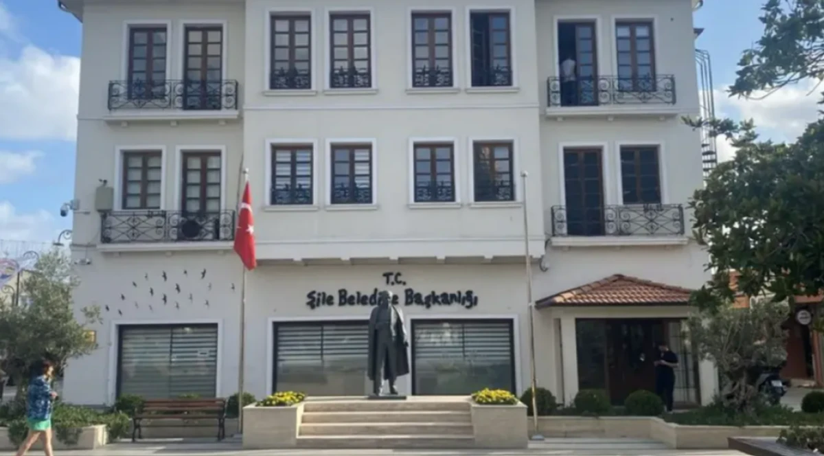 Şile'de r&uuml;şvet depremi b&uuml;y&uuml;yor! &Uuml;&ccedil;&uuml;nc&uuml; dalgada 13 tutuklama