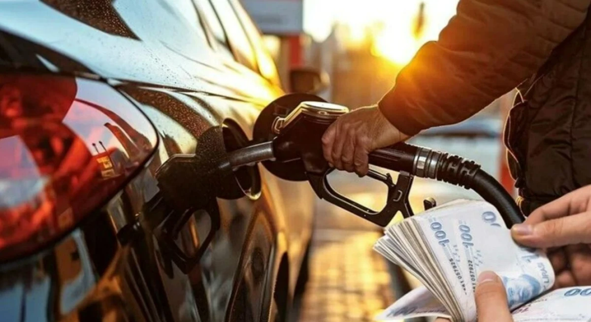S&uuml;r&uuml;c&uuml;ler yine &uuml;z&uuml;lecek: Motorine zam geliyor