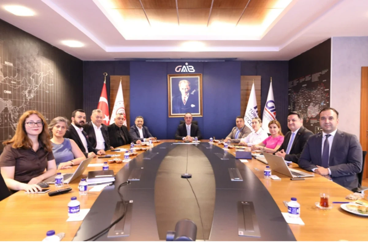 Tekstil Sekt&ouml;r&uuml; K&uuml;resel Zorluklara Rağmen &Uuml;retmeye ve İhracata Devam Ediyor
