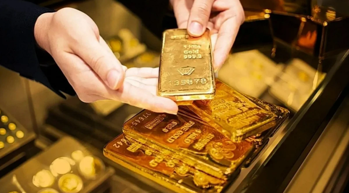 Trump susmuyor altın fiyatları durmuyor! Gram, &ccedil;eyrek, cumhuriyet altını bug&uuml;n ne kadar oldu?