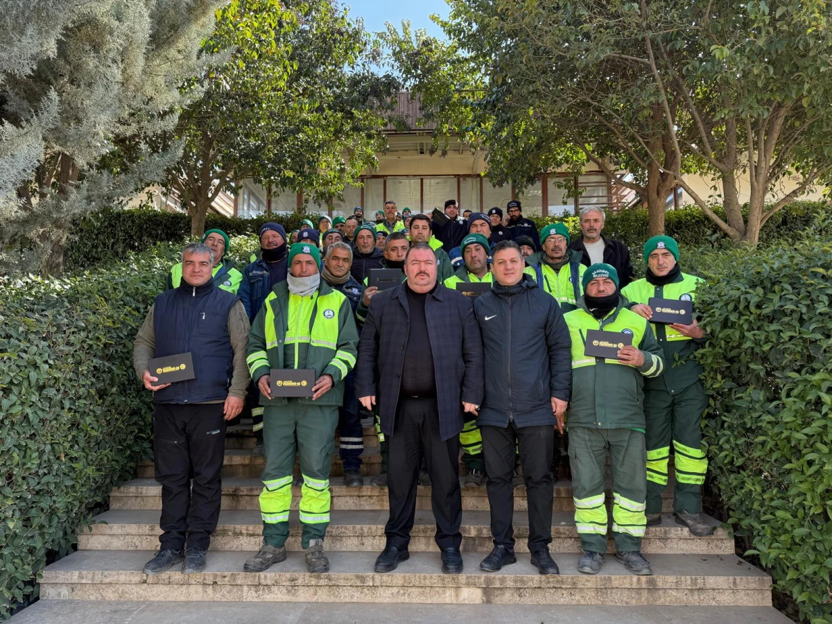 VERGİ VE KESİNTİLER EMEKÇİLERİN ALIN TERİDİR… HİZMET-İŞ’TEN “VERGİ DİLİMİ SABİTLENSİN” ÇAĞRISI